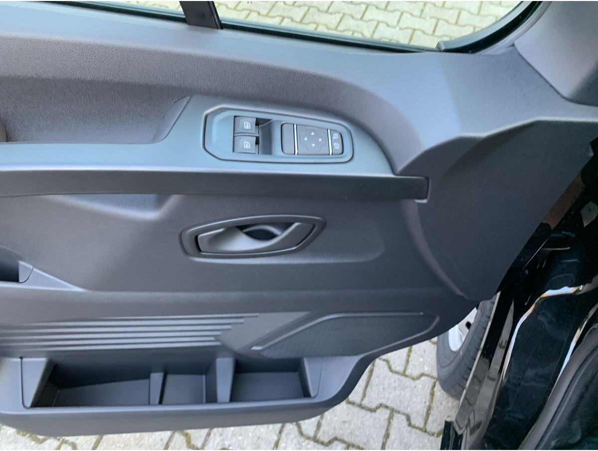Trafic KOMFORT L1H1 BLUE dCi 150 RFK +KLIMA +USB