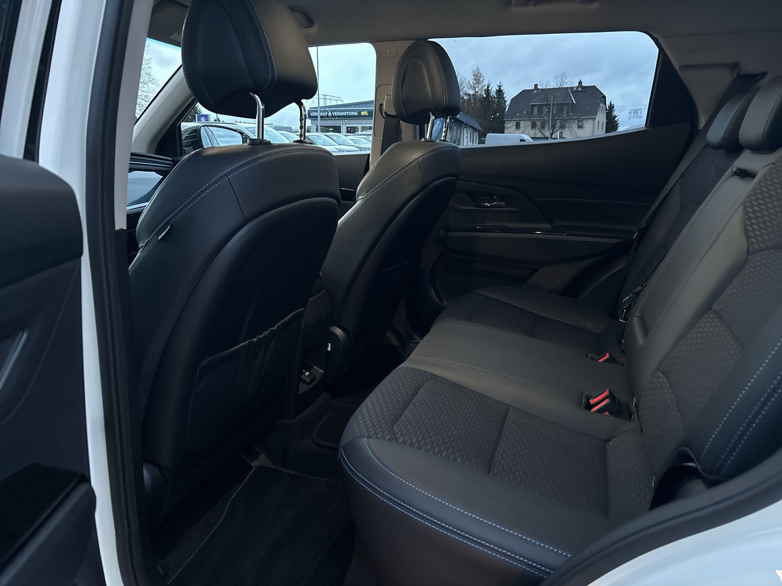 Korando e-Motion Platinum 1,5T ANHÄNGELAST+NAVI