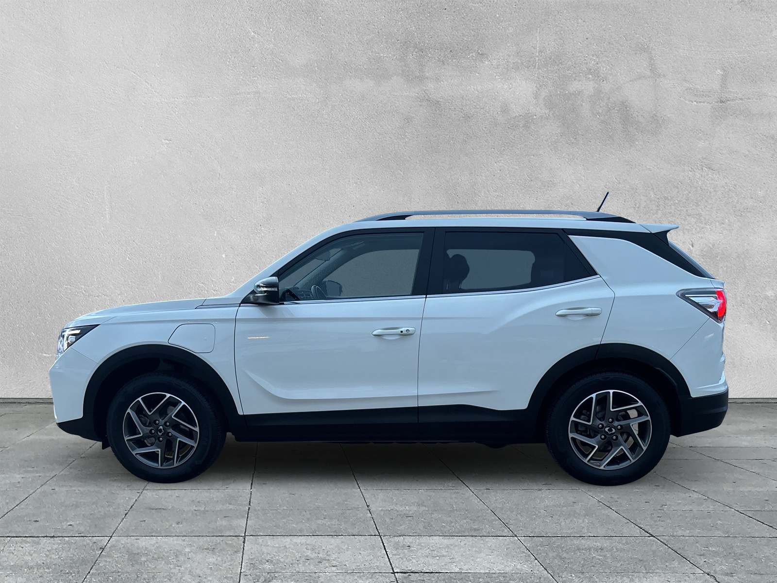 Korando e-Motion Platinum 1,5T ANHÄNGELAST+NAVI