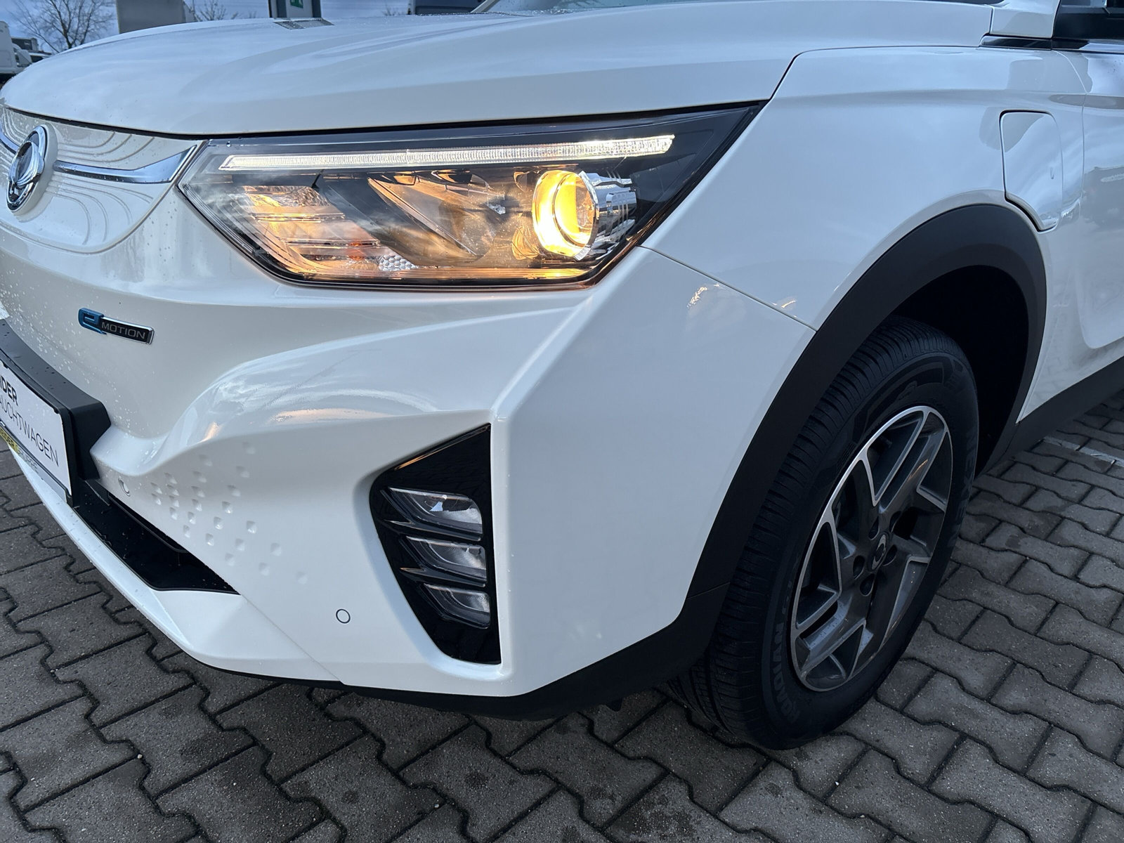 Korando e-Motion Platinum 1,5T ANHÄNGELAST+NAVI