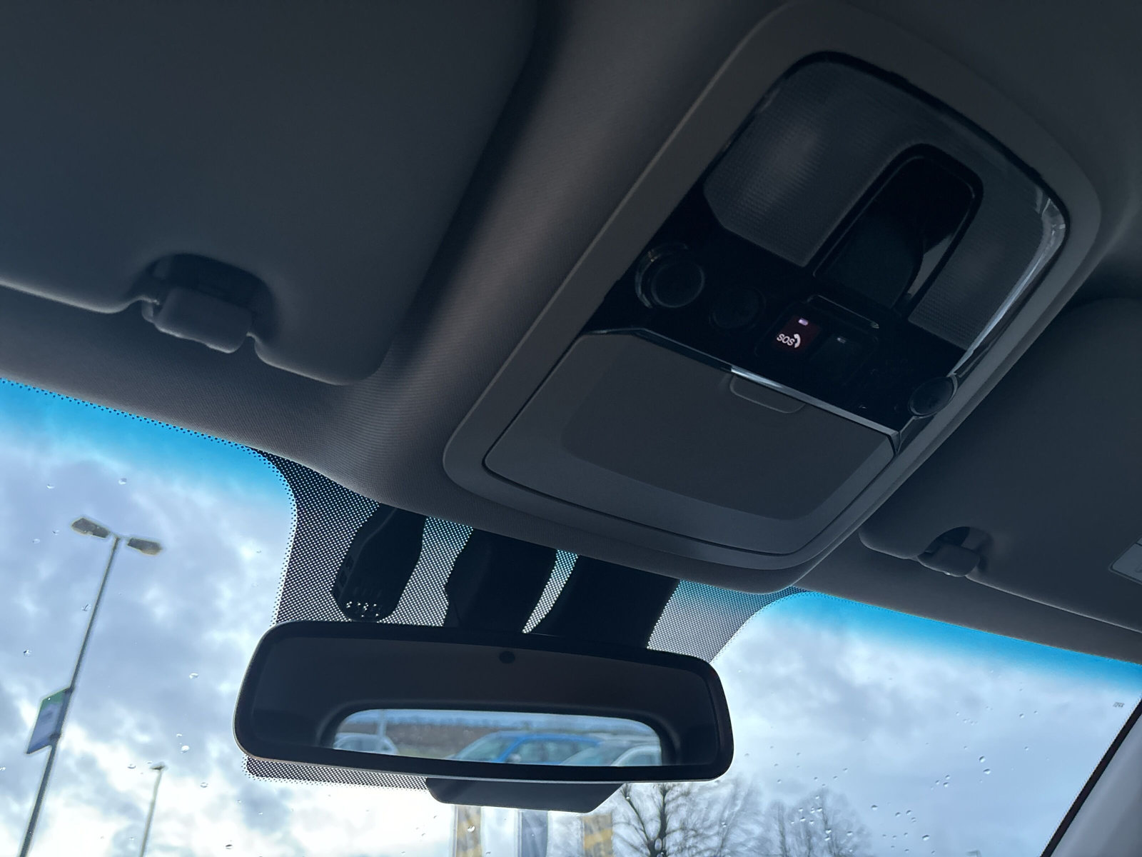 Korando e-Motion Platinum 1,5T ANHÄNGELAST+NAVI