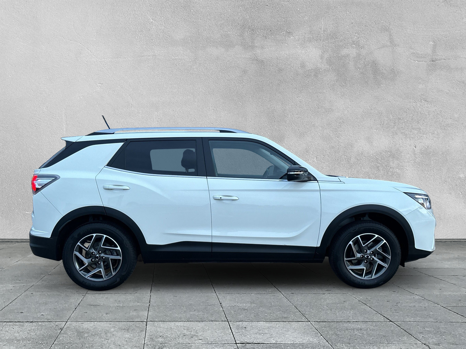 Korando e-Motion Platinum 1,5T ANHÄNGELAST+NAVI