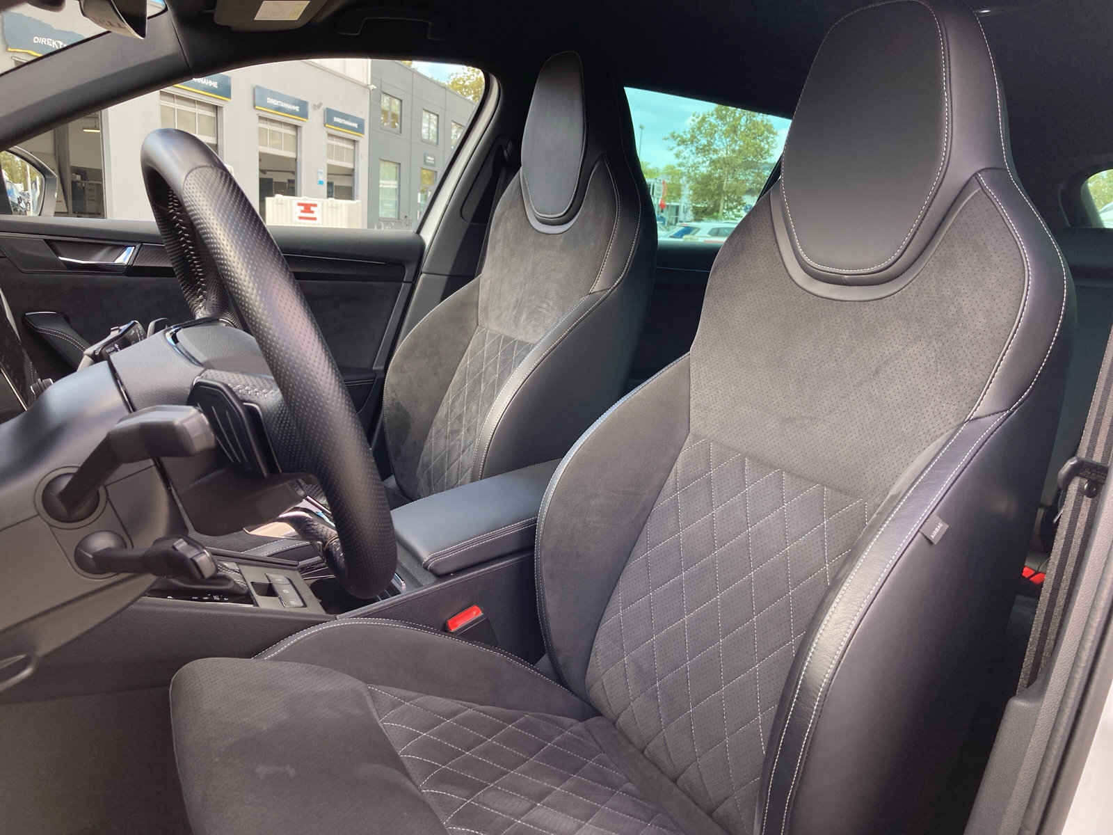 SUPERB 2.0 TDI DSG COMBI SPORTLINE NAVI+AHK+LED