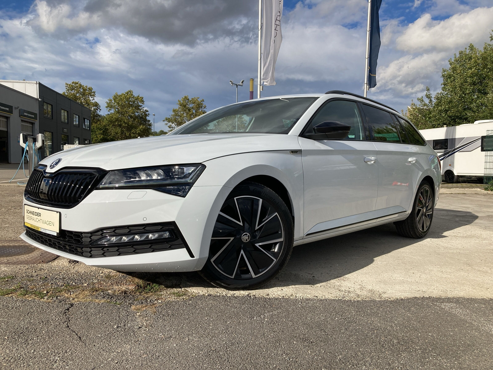 SUPERB 2.0 TDI DSG COMBI SPORTLINE NAVI+AHK+LED