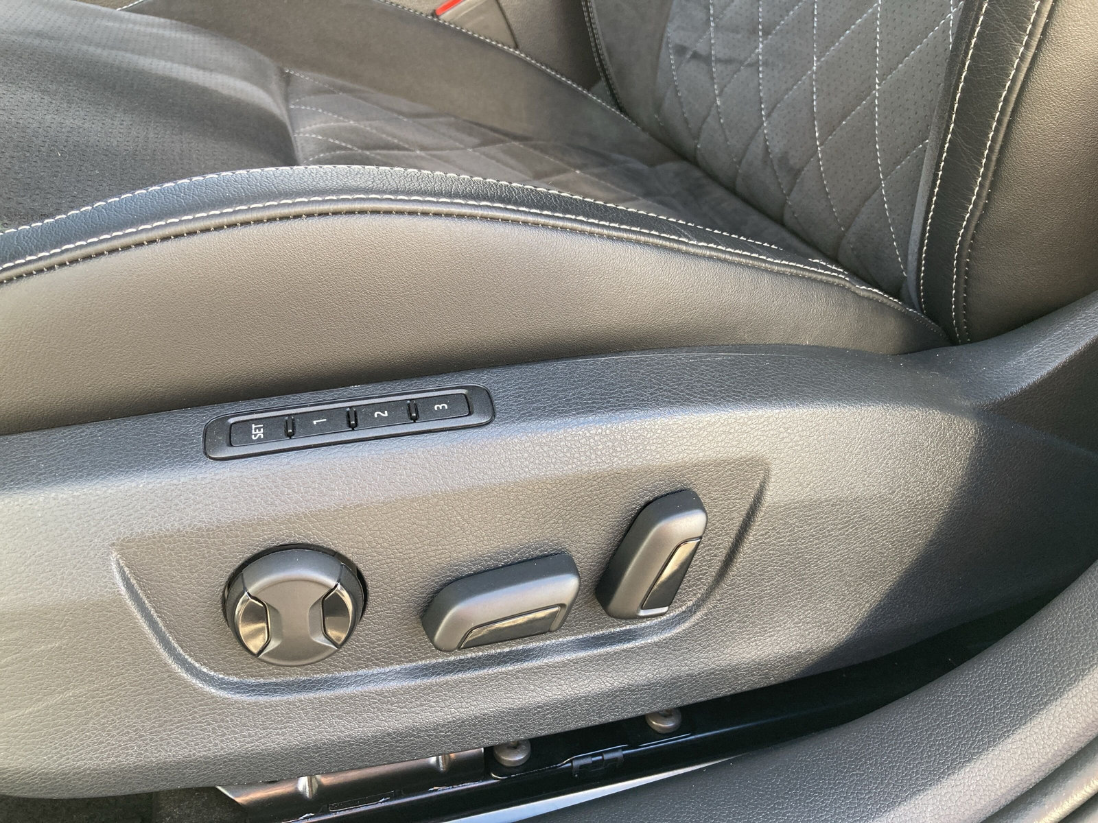 SUPERB 2.0 TDI DSG COMBI SPORTLINE NAVI+AHK+LED