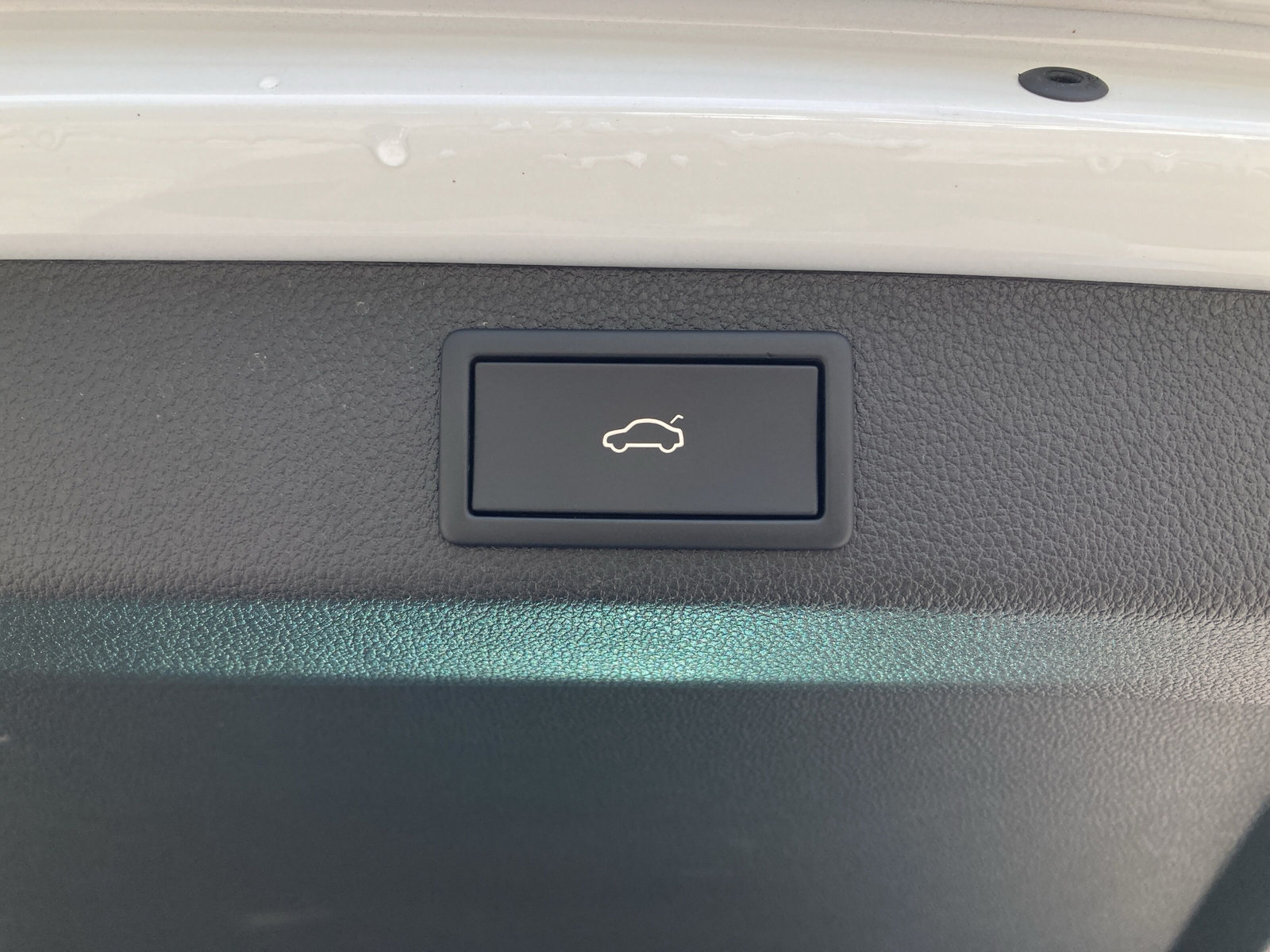 SUPERB 2.0 TDI DSG COMBI SPORTLINE NAVI+AHK+LED