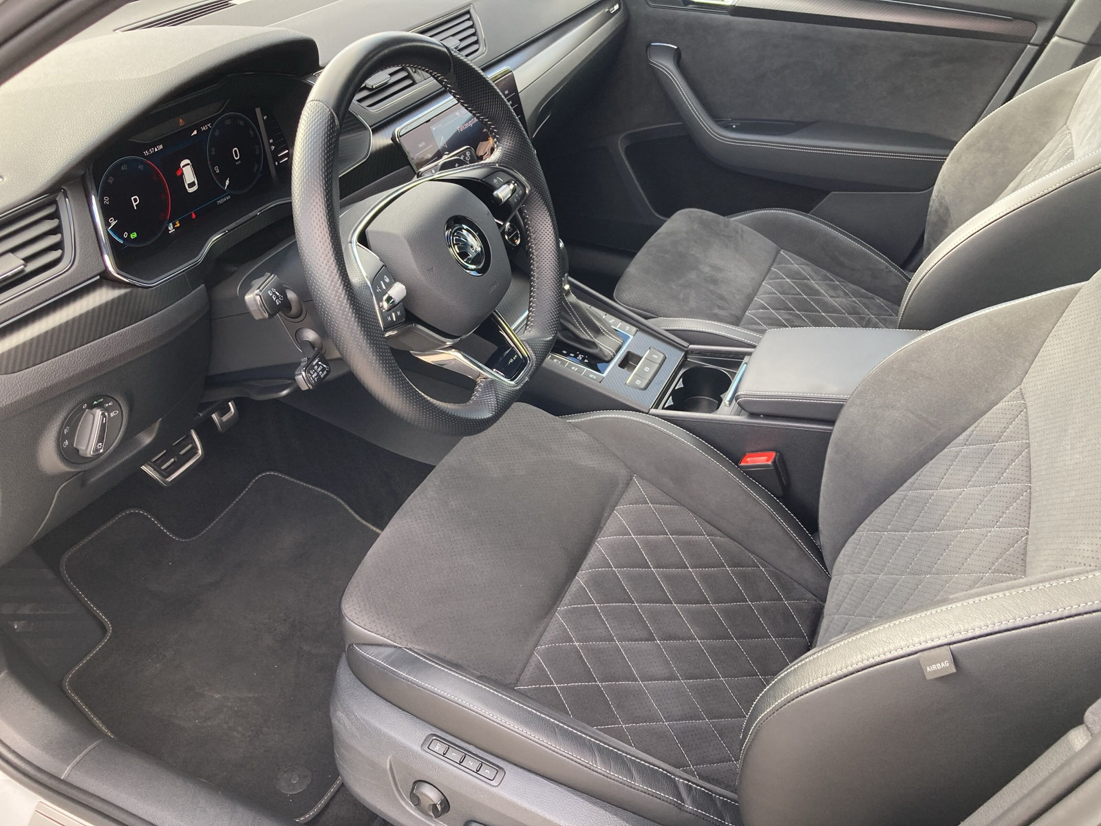 SUPERB 2.0 TDI DSG COMBI SPORTLINE NAVI+AHK+LED
