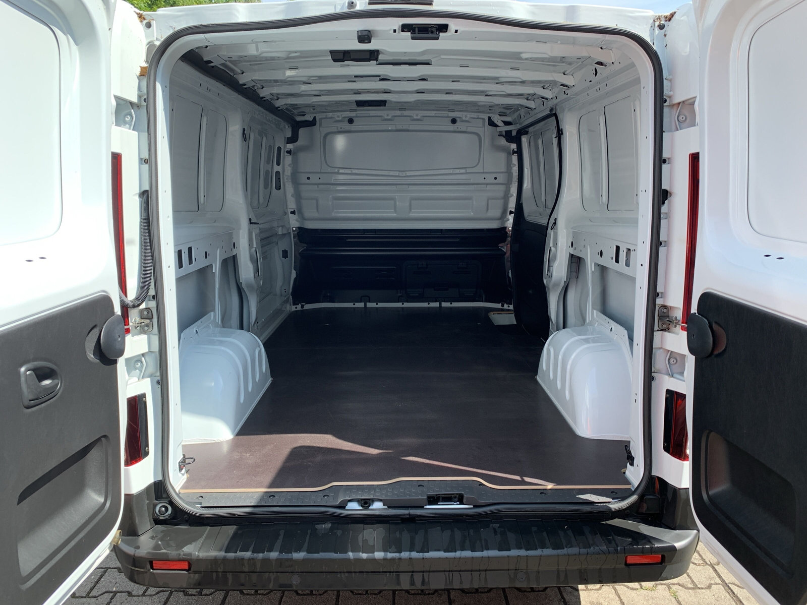 Trafic E-Tech KASTENWAGEN L2H1 NAVI SHZ PDC