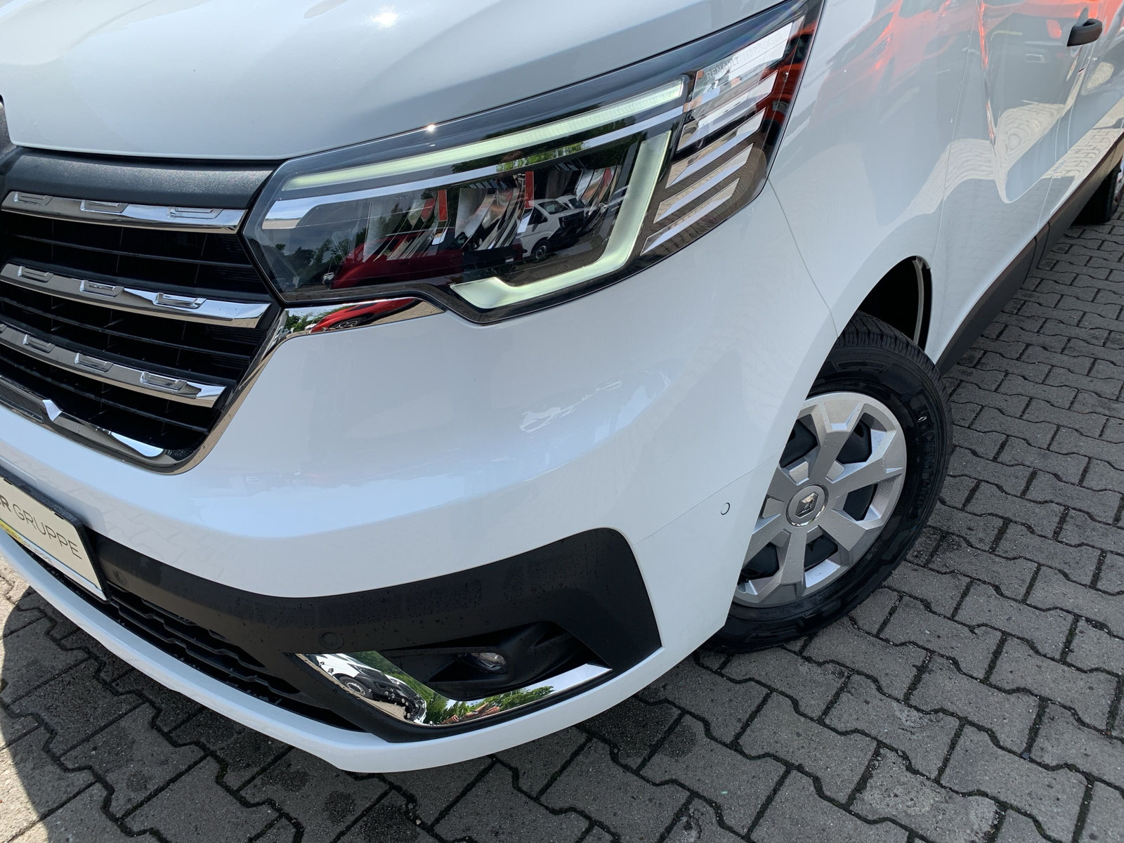Trafic E-Tech KASTENWAGEN L2H1 NAVI SHZ PDC