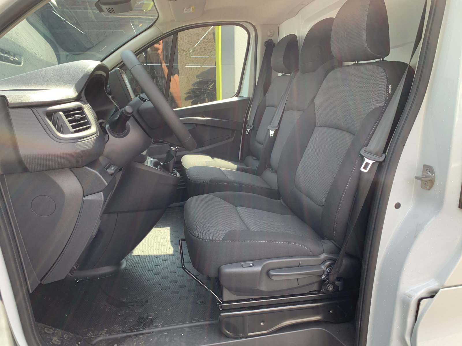 Trafic E-Tech KASTENWAGEN L2H1 NAVI SHZ PDC