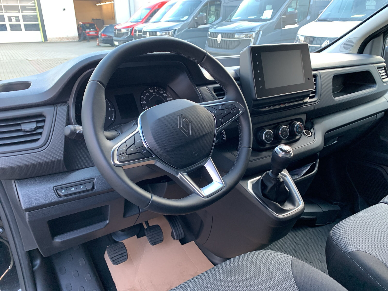 Trafic KOMFORT L2H1 BLUE dCi 150 RFK+KLIMA+USB