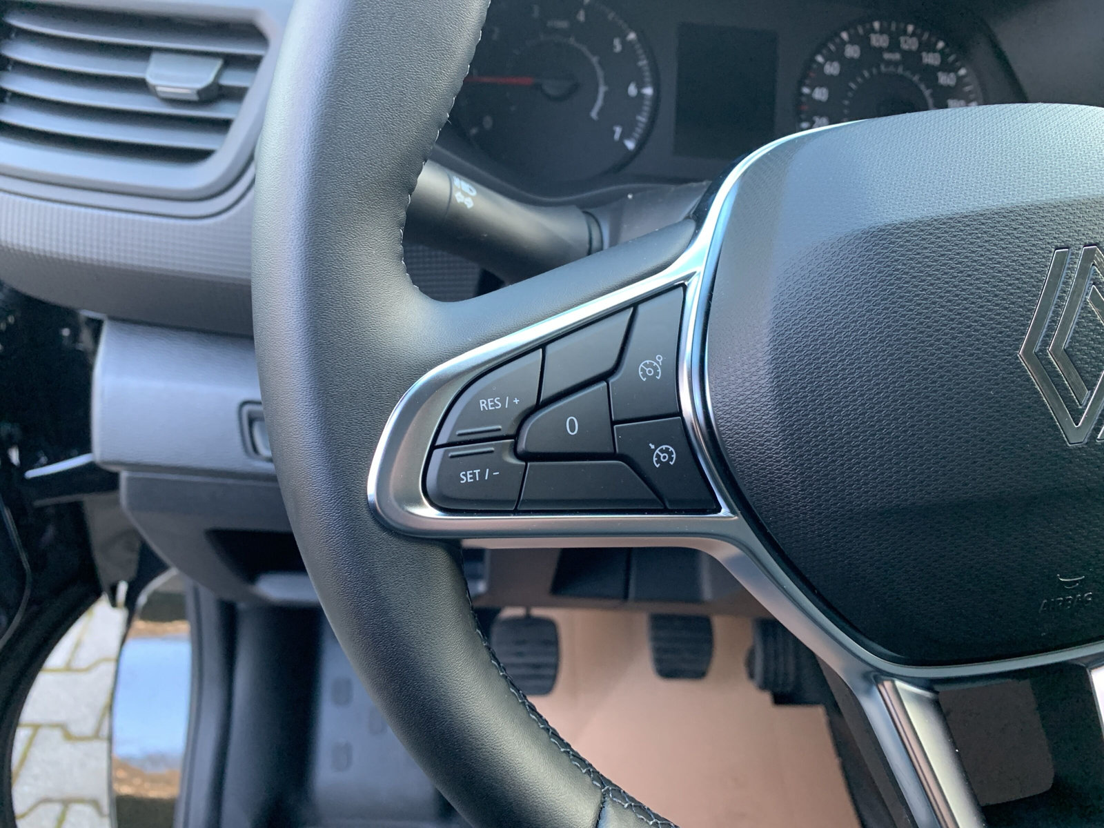 Trafic KOMFORT L2H1 BLUE dCi 150 RFK+KLIMA+USB