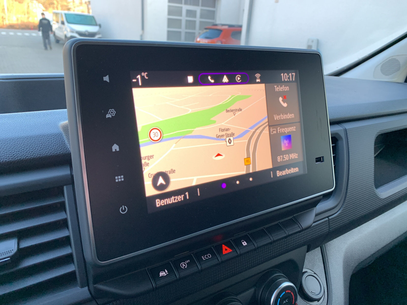 Trafic KOMFORT L2H1 3,1t dCi 130 PDC +NAVI + DAB