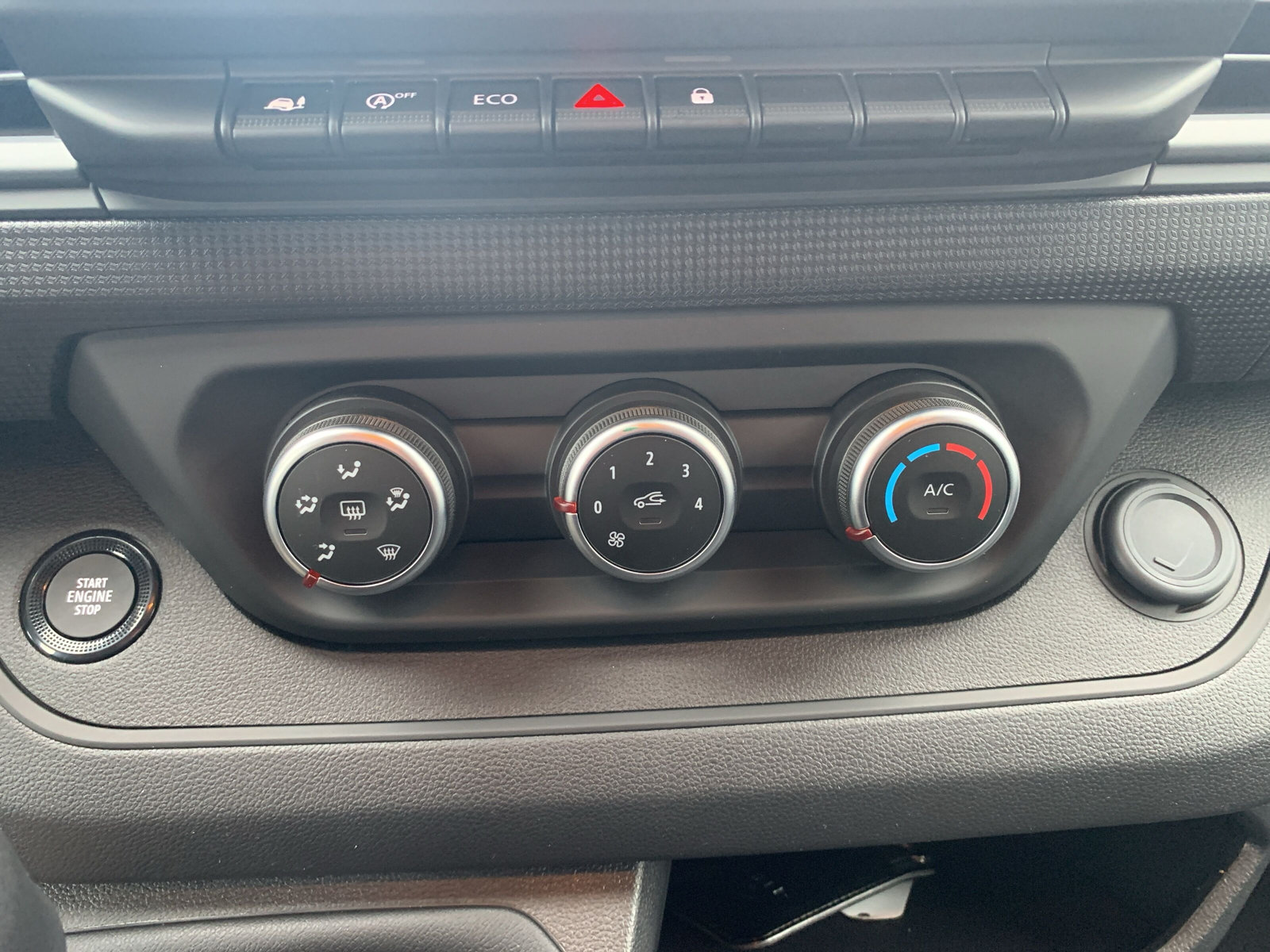 Trafic KOMFORT L2H1 BLUE dCi 130 PDC+KAMERA+LED