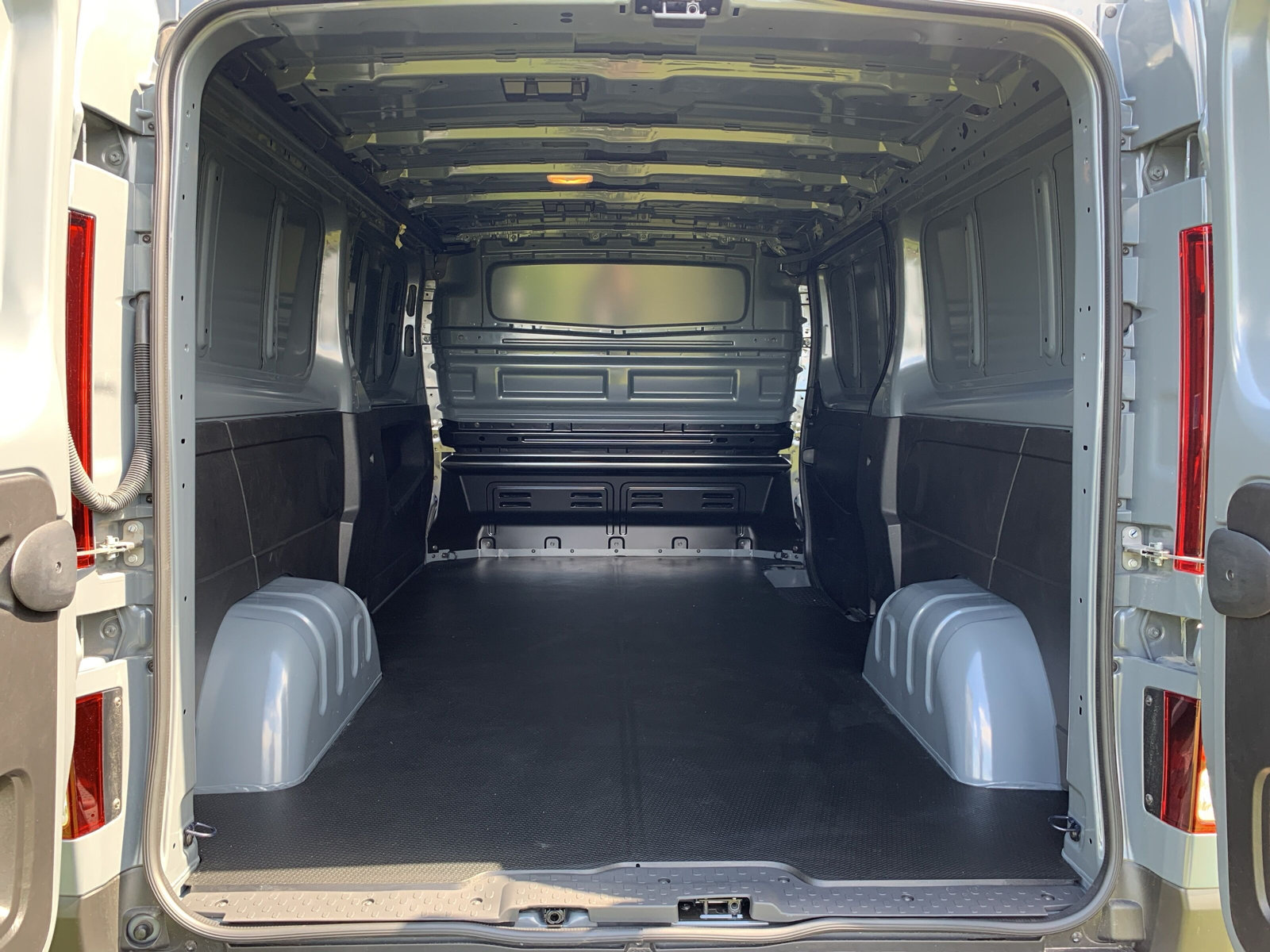 Trafic KOMFORT L2H1 BLUE dCi 150 NAVI+KLIMA+GJR
