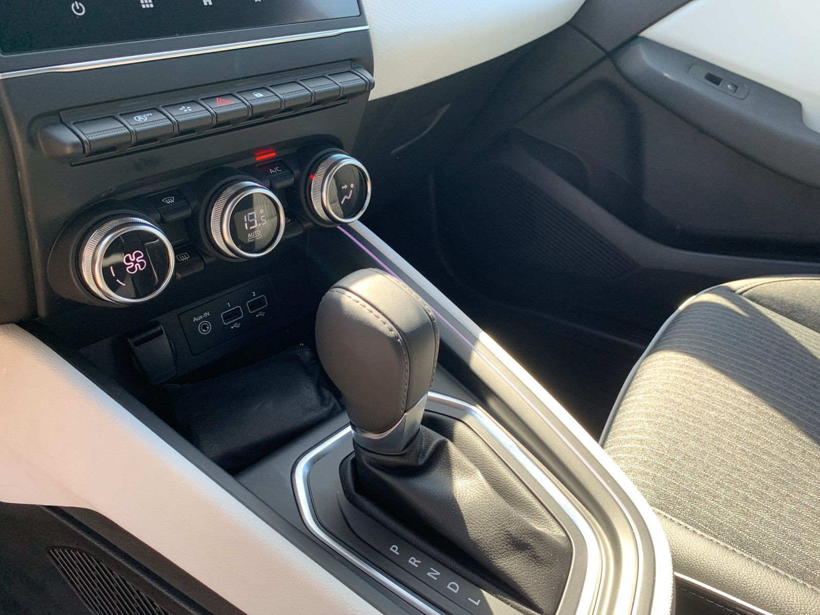 Clio TECHNO TCE 90 X-TRONIC KAMERA+ACC+DAB
