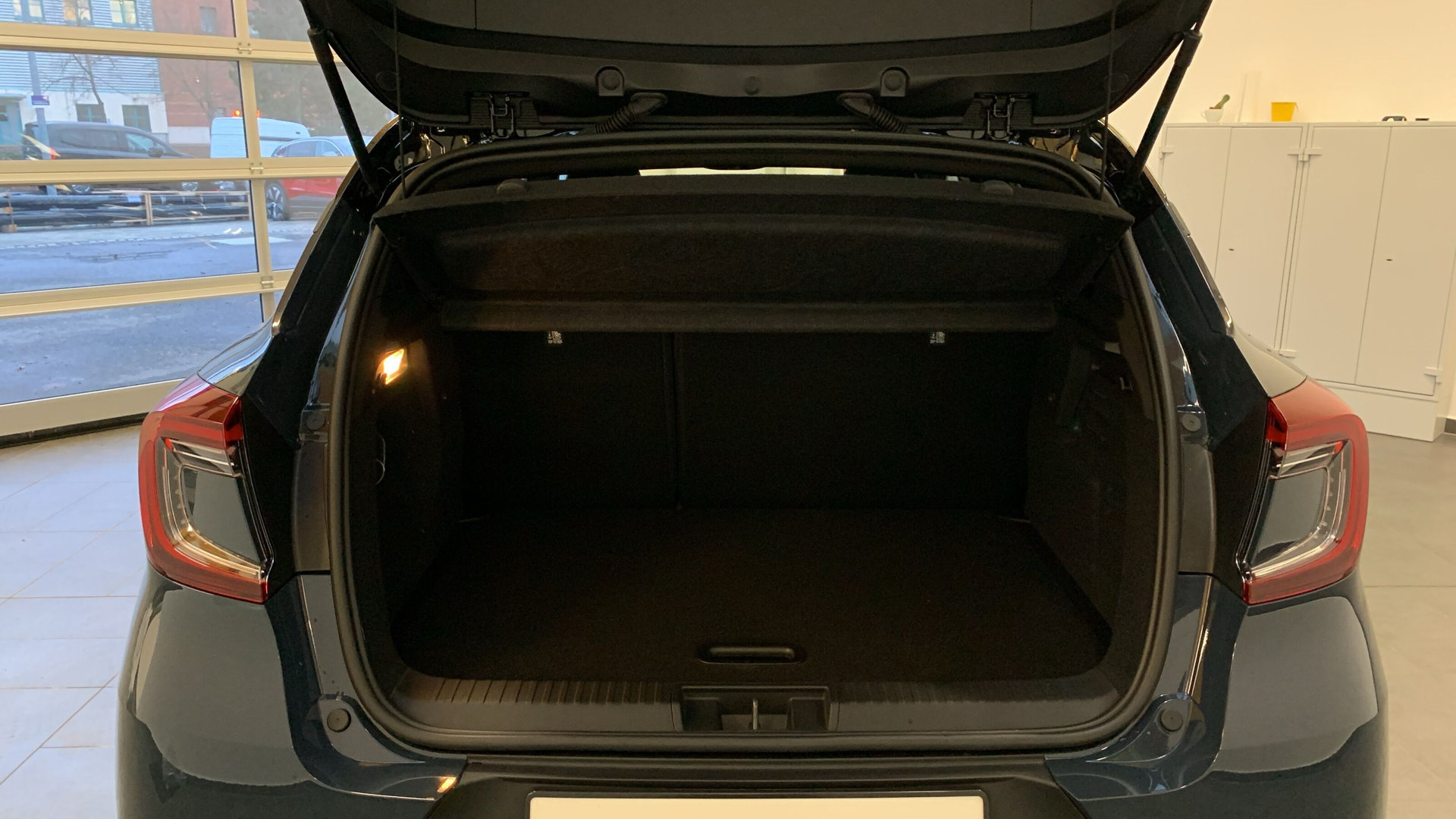 Captur R.S. Line 1.3 TCe140 KAMERA+PANO+BOSE+SHZ