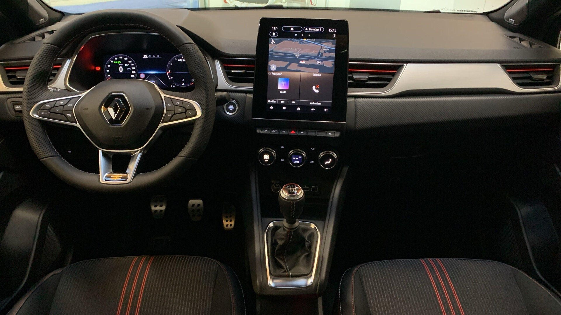 Captur R.S. Line 1.3 TCe140 KAMERA+PANO+BOSE+SHZ