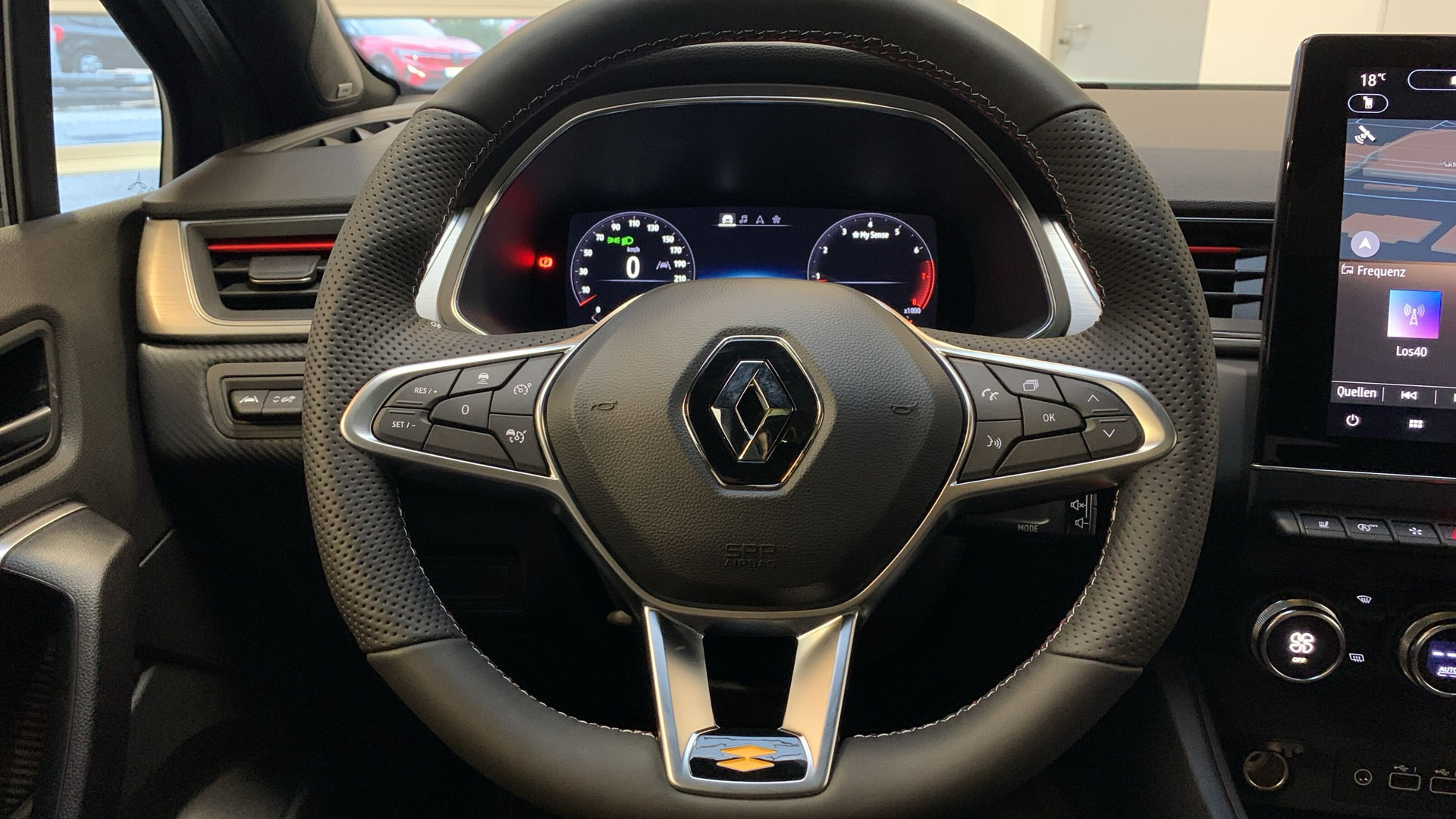Captur R.S. Line 1.3 TCe140 KAMERA+PANO+BOSE+SHZ