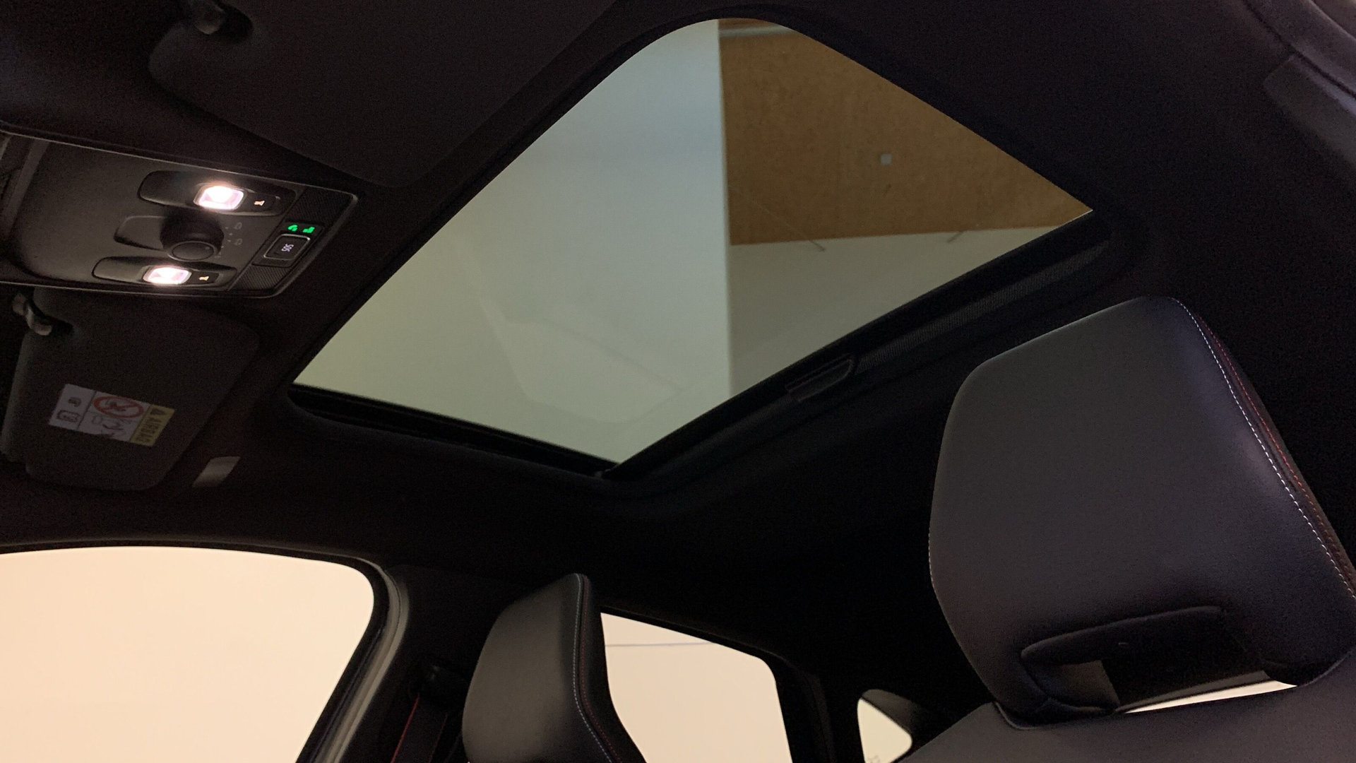 Captur R.S. Line 1.3 TCe140 KAMERA+PANO+BOSE+SHZ