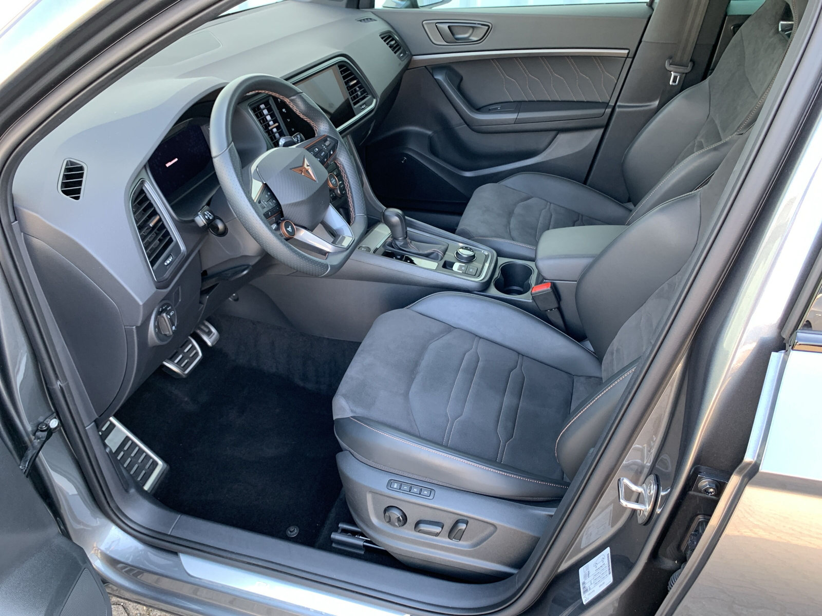 Ateca 2.0 TSI 4DRIVE LED+NAVI+360+ACC+KLIMA+DAB+