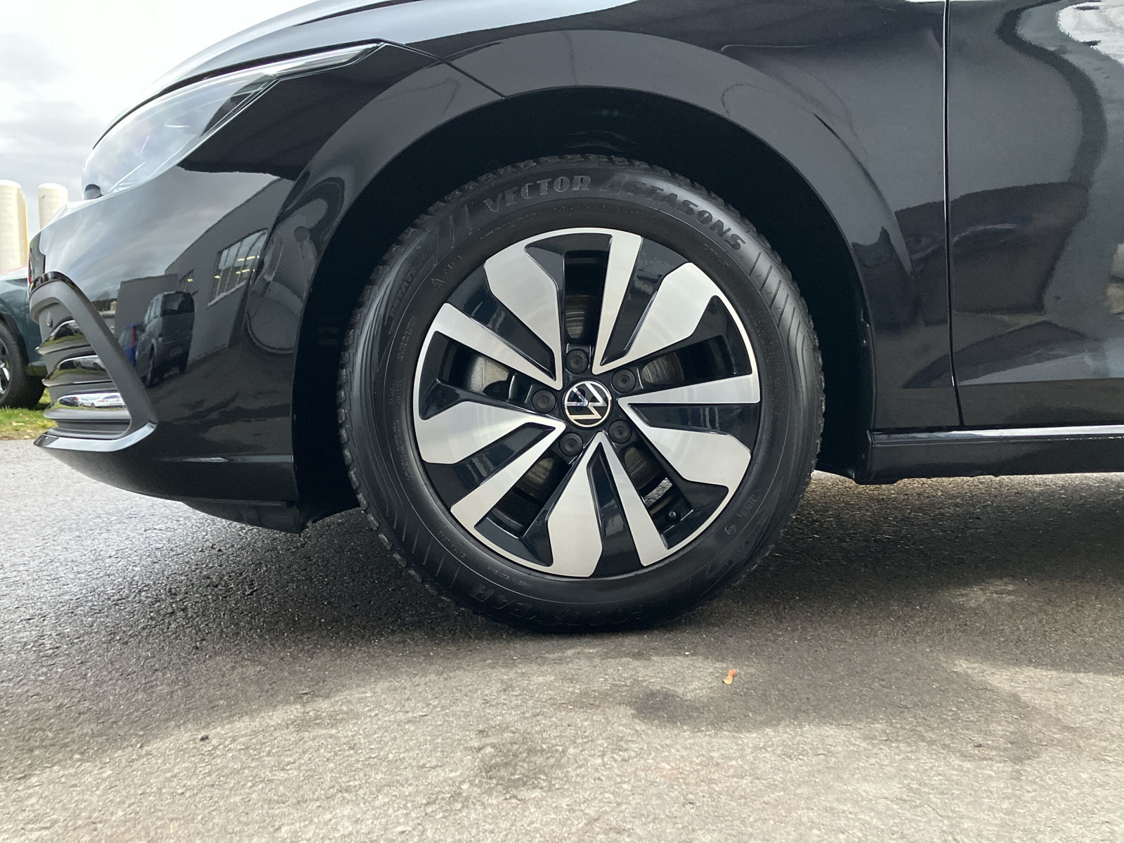 Golf VIII Variant MOVE 1.5 eTSI DSG LED+NAVI+SHZ