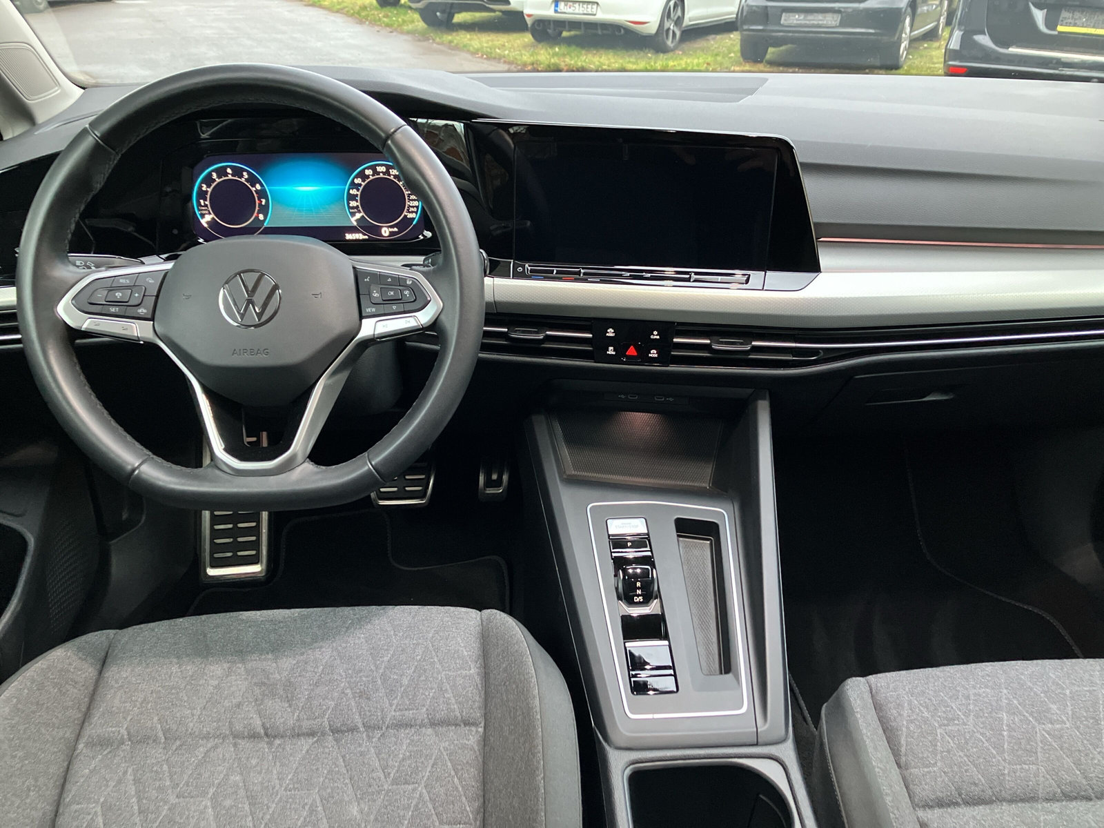 Golf VIII Variant MOVE 1.5 eTSI DSG LED+NAVI+SHZ
