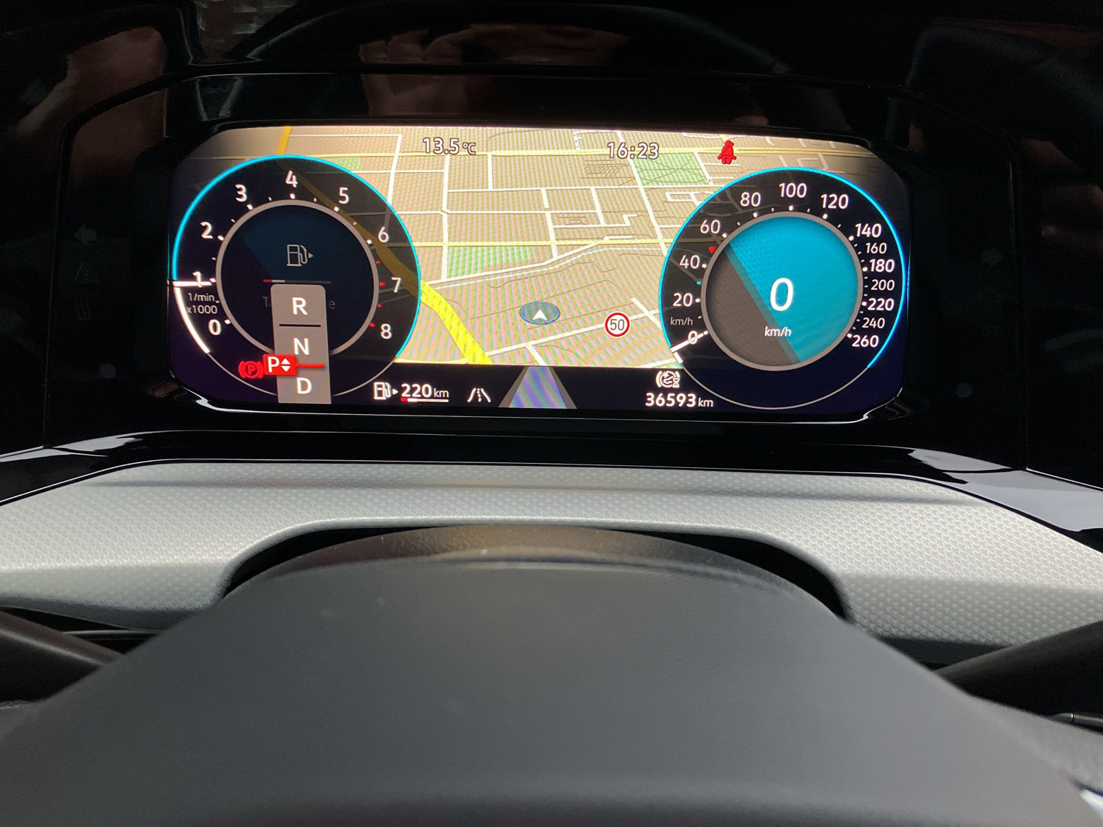Golf VIII Variant MOVE 1.5 eTSI DSG LED+NAVI+SHZ