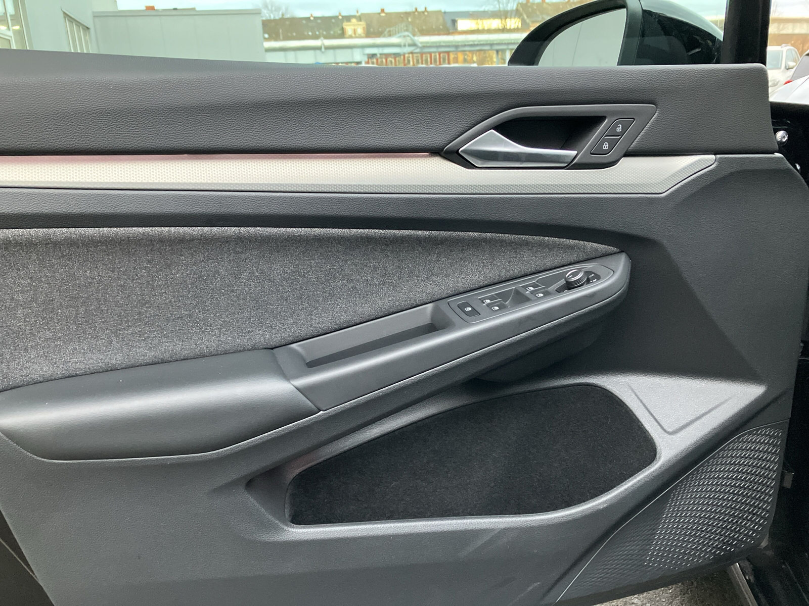 Golf VIII Variant MOVE 1.5 eTSI DSG LED+NAVI+SHZ