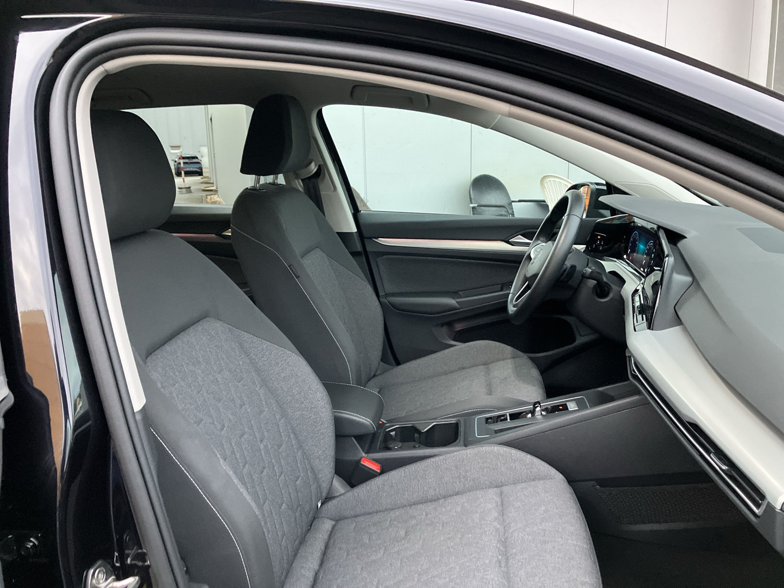 Golf VIII Variant MOVE 1.5 eTSI DSG LED+NAVI+SHZ