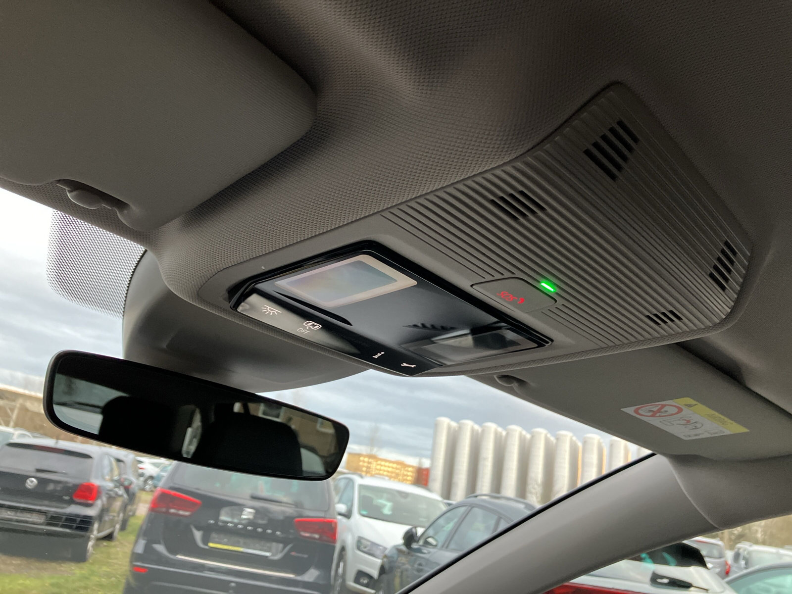 Golf VIII Variant MOVE 1.5 eTSI DSG LED+NAVI+SHZ